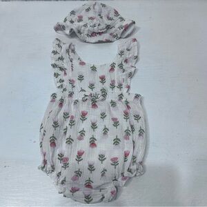 Emily and Oliver Girl White Floral Romper Hat‎ Set Size 18 Months